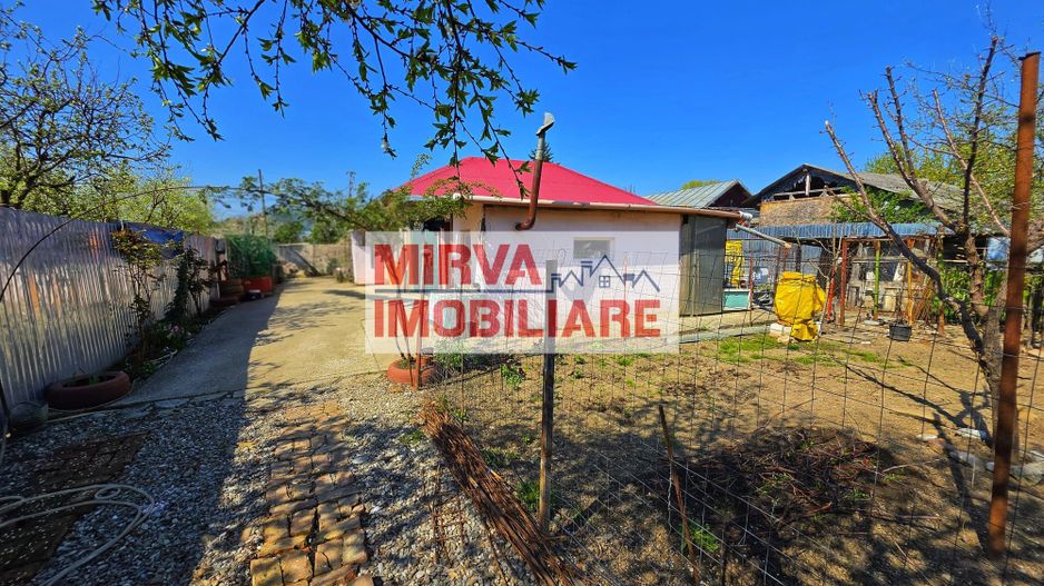 Casă 4 camere, 685 mp teren, renovată 2011 – Mănești, Zalhanaua - Poză 5