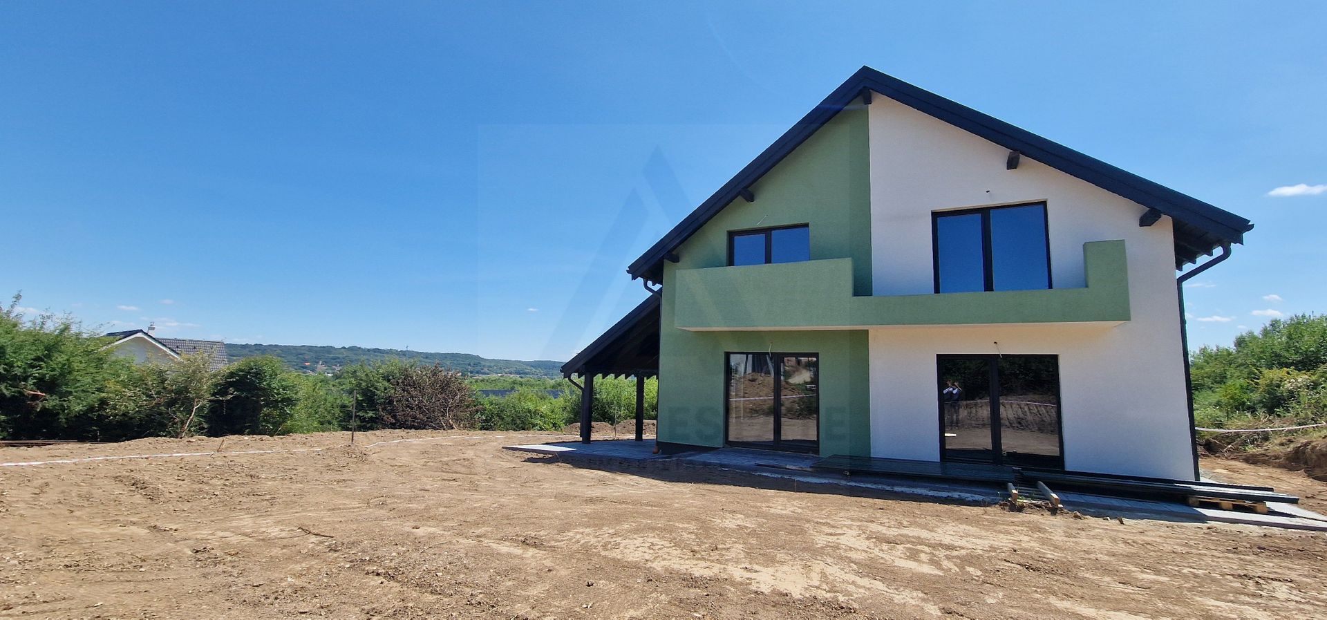 Casa individuala 5 camere teren 504 mp interior alb carport Selimbar - Poză 3