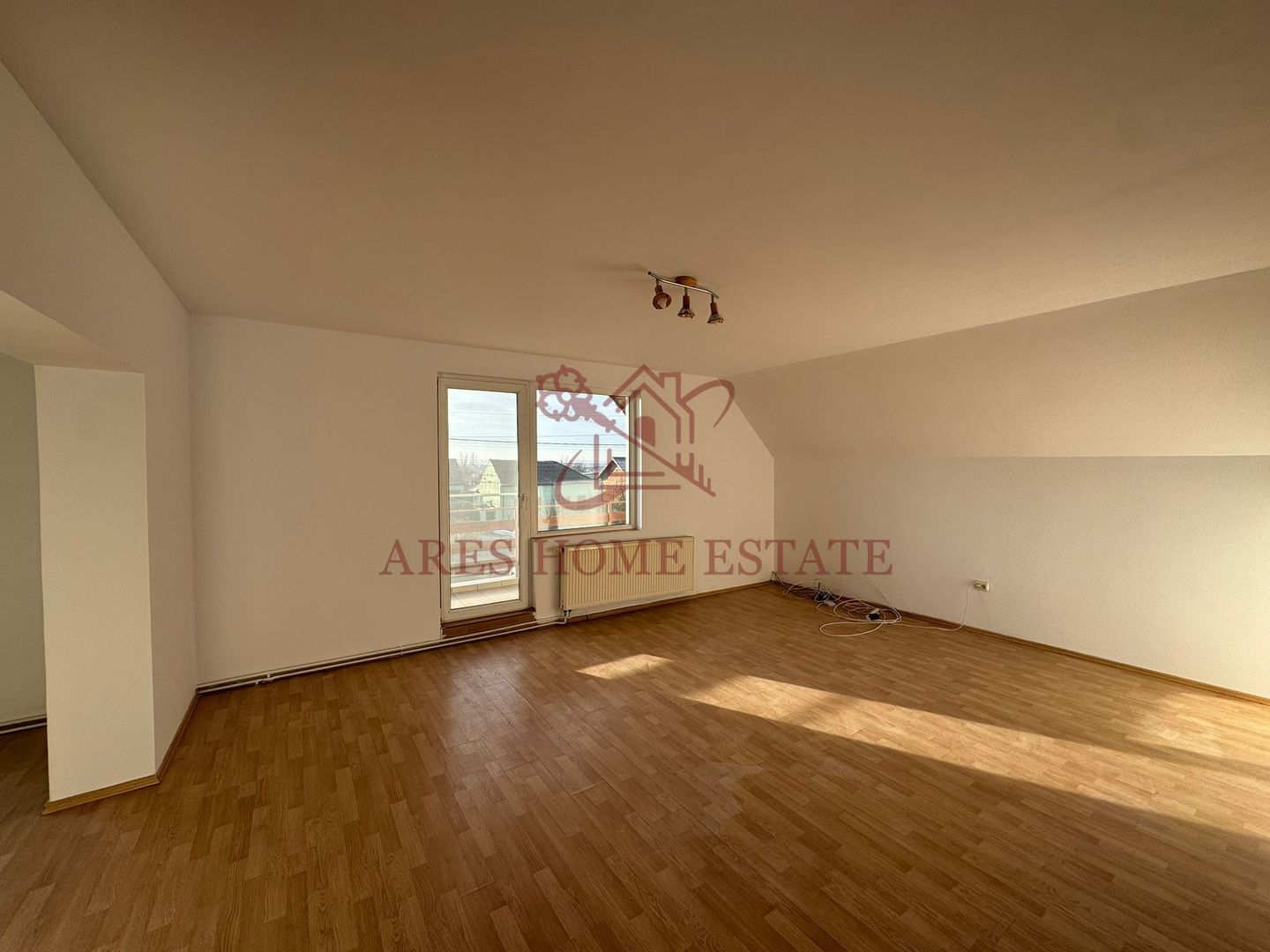 Casă 7 camere de vânzare/închiriere Izvin + anexă 90 mp- Comision 0 - Poză 22