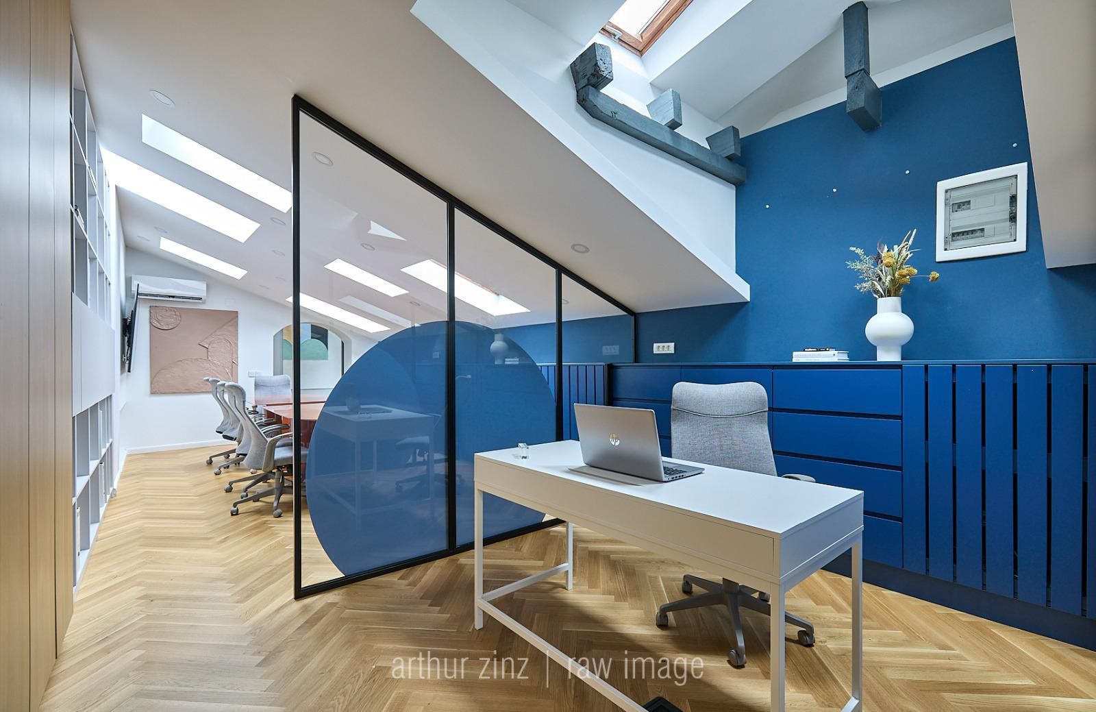 Birou amenajat | Mobilat si utilat | Cladire consolidata si renovata - Poză 13