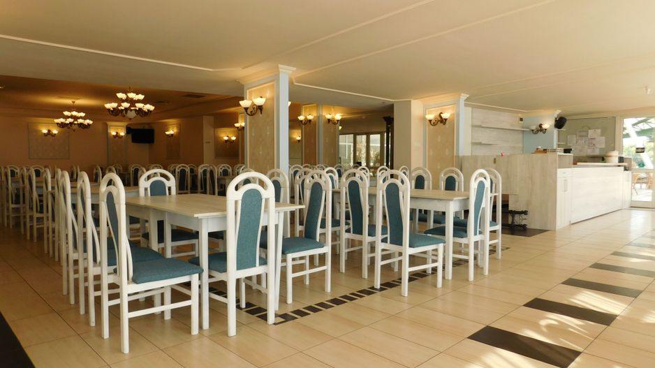 Restaurant cu terasă de închiriat, în Complex Comercial Mercur - Poză 2