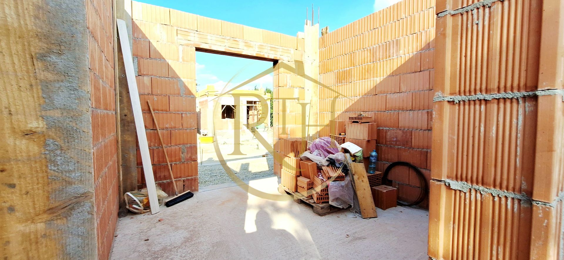 Oferim spre vanzare, Case tip duplex despartite prin spatiu verde, Giroc - Poză 5