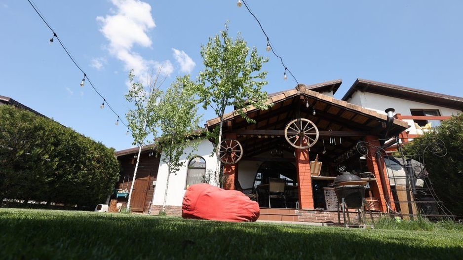 Casa 4 camere, de vanzare 138 mp utili - Poză 2