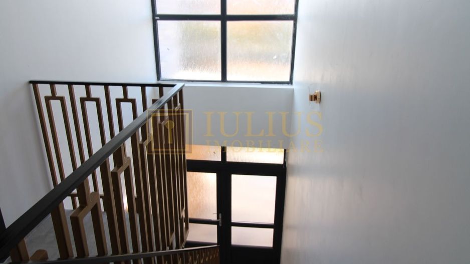 Curte, 4 apartamente, 8 camere, perfectă pt activități educaționale-Dumbravita - Poză 22