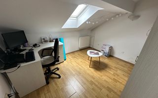 Casă / Vilă cu 5 camere zona Lunei - Poză 34