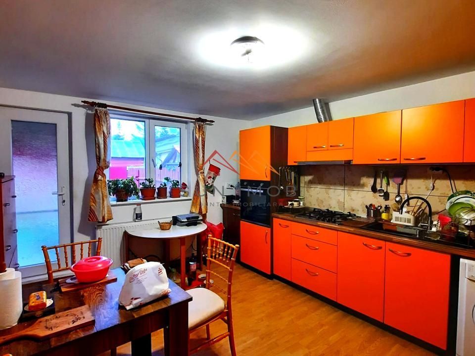 Casa P+M, 3 camere, central, teren 313 m2, zona linistita, Breaza, PH - Poză 4