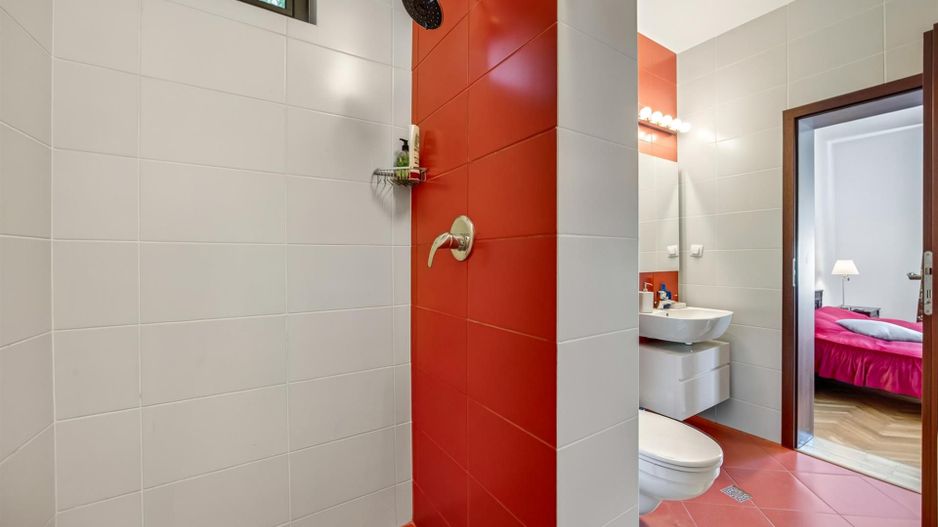 Casa pe 3 niveluri | Terasa cu priveliste | 3 parcari | Pozitie centrala - Poză 20