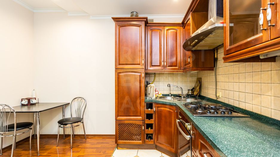 Vânzare, casă, 2 nivele, 4 camere, strada 31 August 1989, Centru - Poză 5