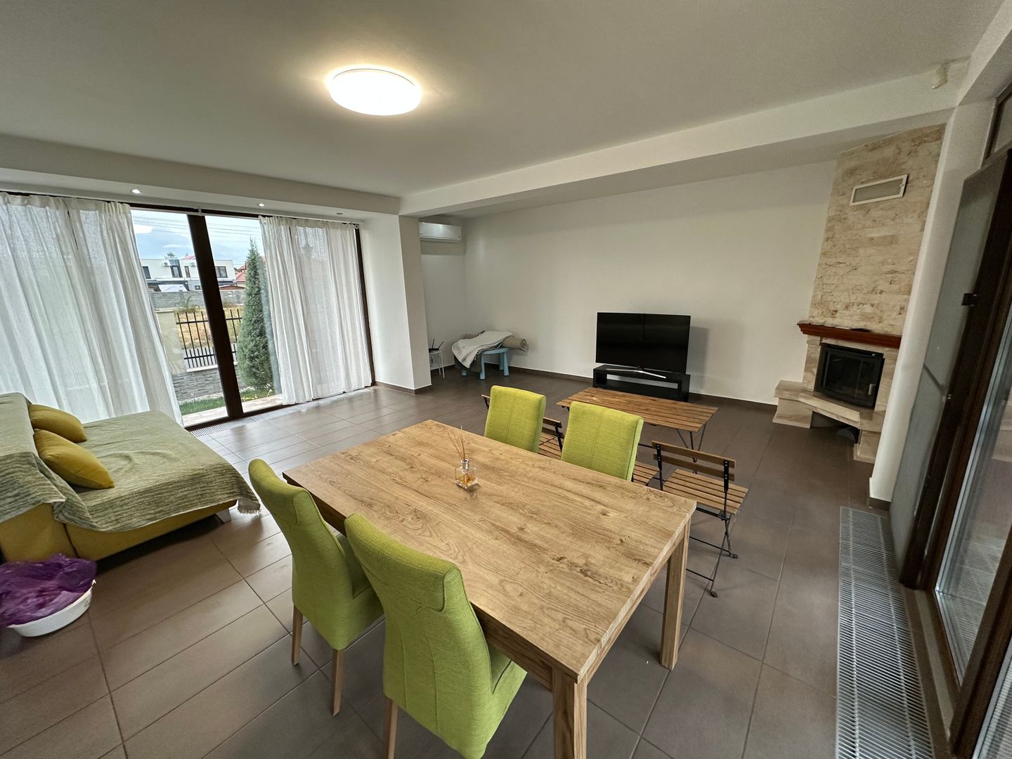 Casă / Vilă cu 4 camere de închiriat în zona Aradului - Poză 9
