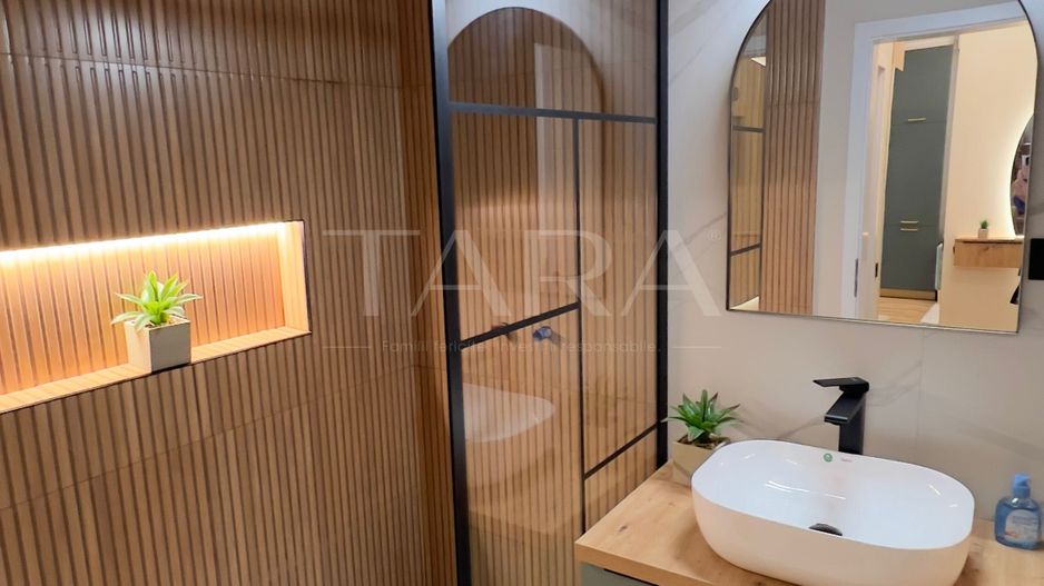 Vând apartament superfinisat,  Zona Străzii Eroilor, 55 mp + Terasă. - Poză 8