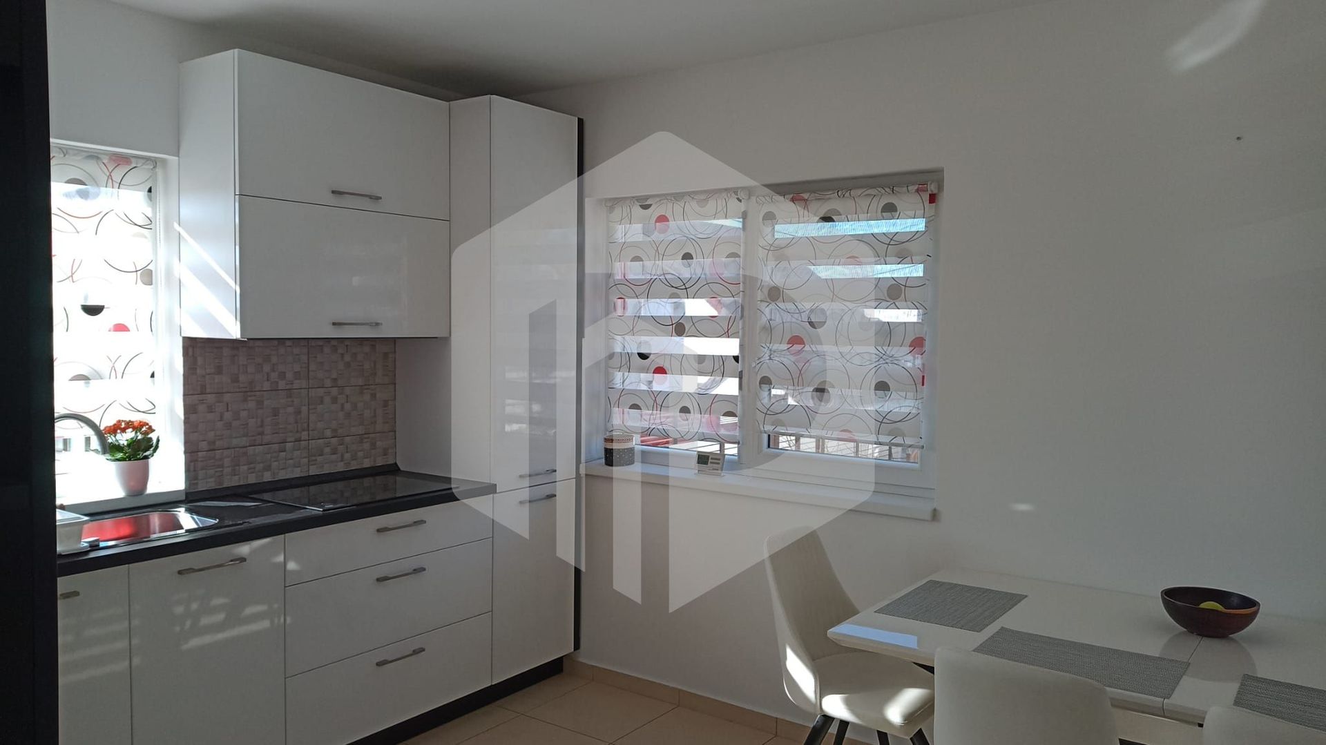 Casa de inchiriat | 4 Camere |  Bavaria | Mobilata / Utilata  | Terasa - Poză 8