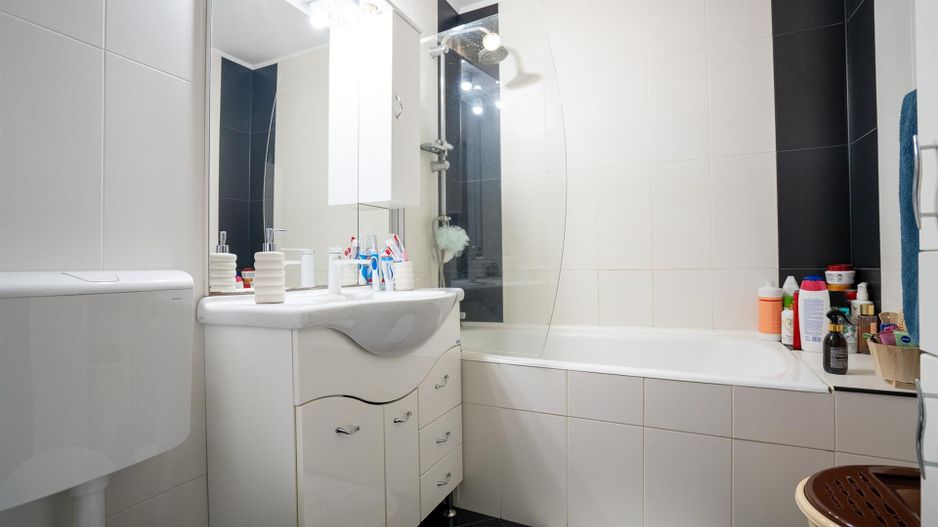 APARTAMENT CU 2 CAMERE DECOMANDAT ZONA ROGERIUS - Poză 7