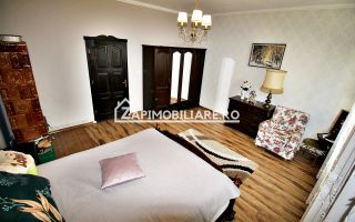 Casa 8 camere,4 bai,482mp,1.100mp teren,2 garaje,0% comision - Poză 4