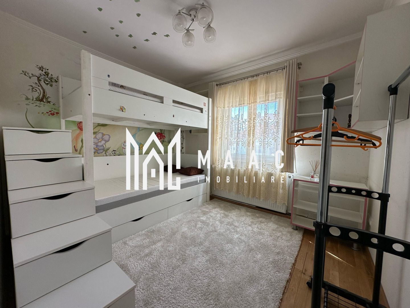 Apartament 4 camere | Decomandat | Balcon | Zona Sub Arini - Poză 3