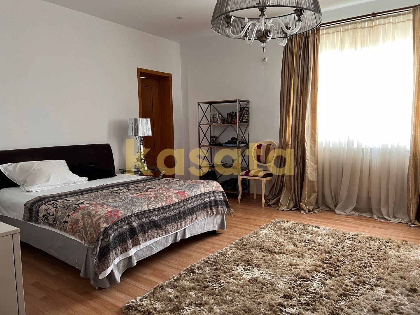 Vila deosebita 11 camere Erou Iancu Nicolae - Poză 17