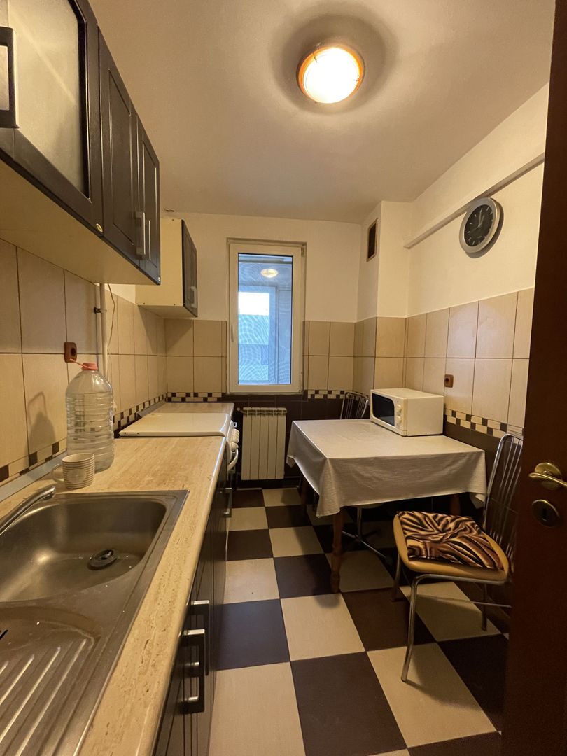 Apartament 3 camere, zona foarte buna. - Poză 4