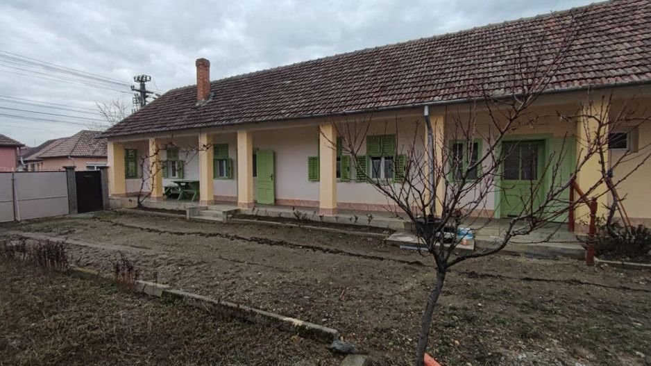 Casa traditionala cu 3 camere si curte mare, Vladimirescu - Poză 1