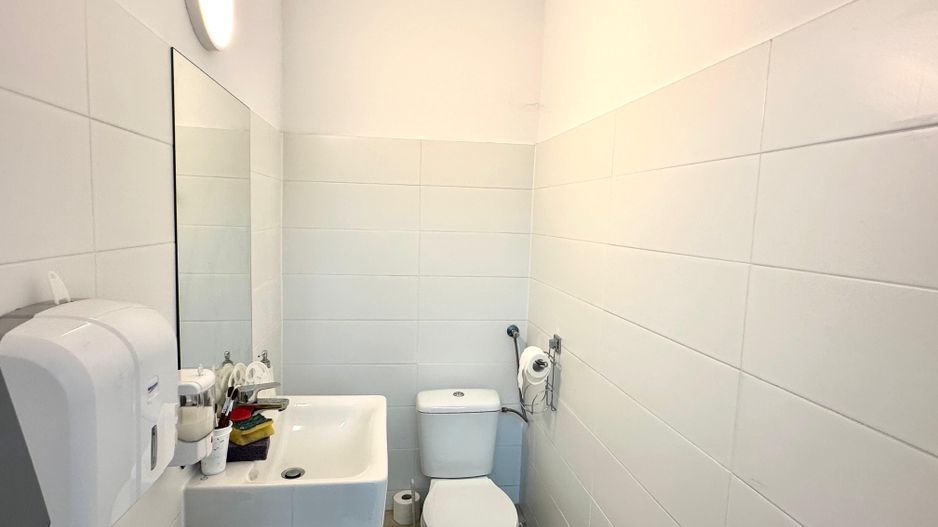 Spațiu comercial de închiriat – Strada Școlii 33, Făgăraș - Poză 2