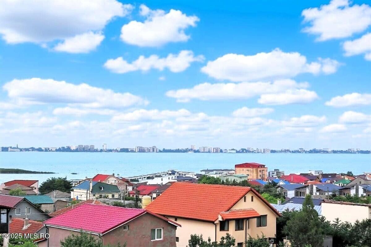 Ovidiu - Str. Nationala, Vila P+1E, teren 1094 mp, vedere la lac! - Poză 18