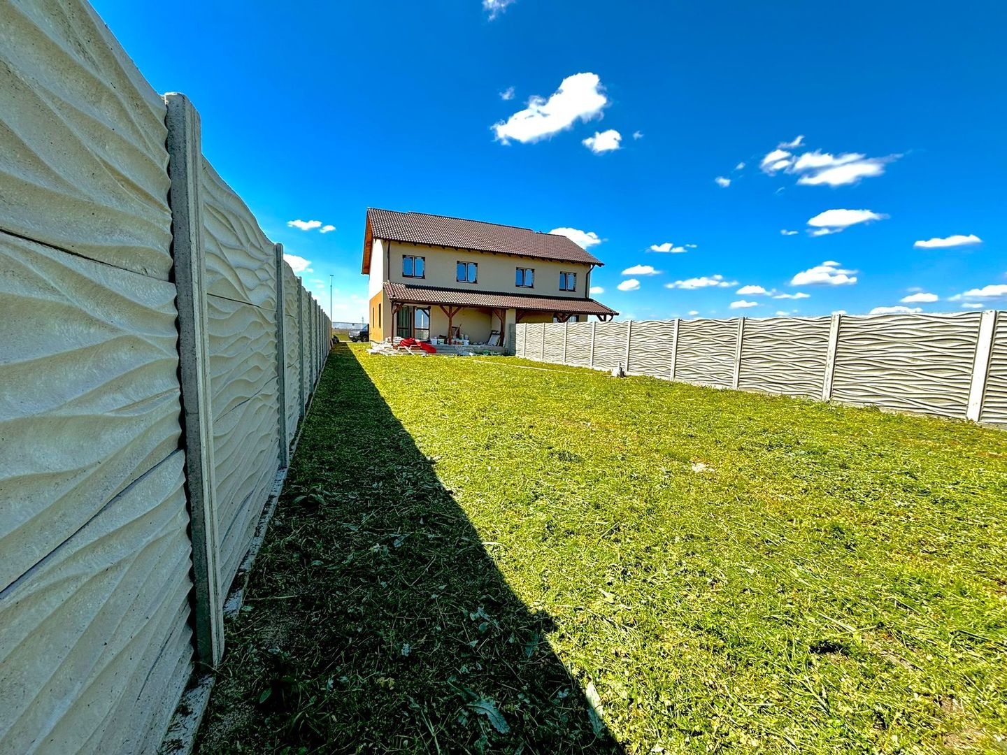 Duplex  cu 4 camere si teren generos , Sacalaz - Poză 2