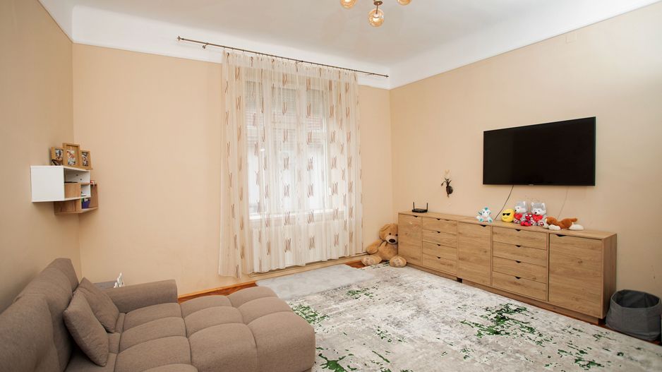 Vilă, singur în curte, central, Oradea 128 mp. 800  E/lună. Comision 0 - Poză 7