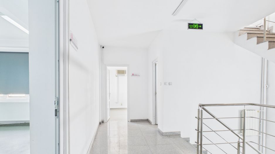 Clădire de 560 mp utili ~20 încăperi | Configurație medicală - Poză 6
