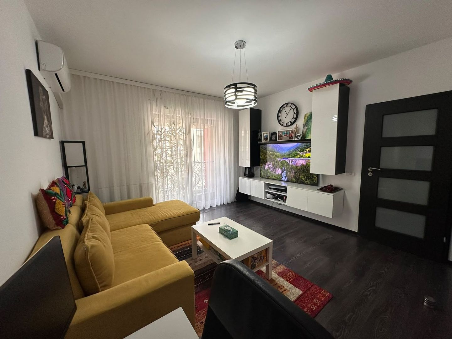 Apartament cu 3 camere, situat intr-un loc nou+ 2 locuri de parcare+ boxa - Poză 3