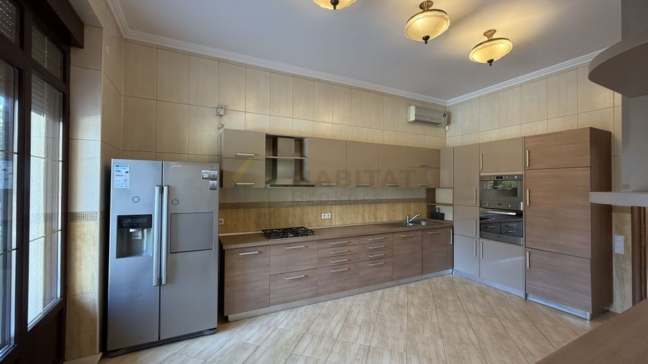 Vila 9 camere cu piscina si teren de 1.000 mp - Poză 19