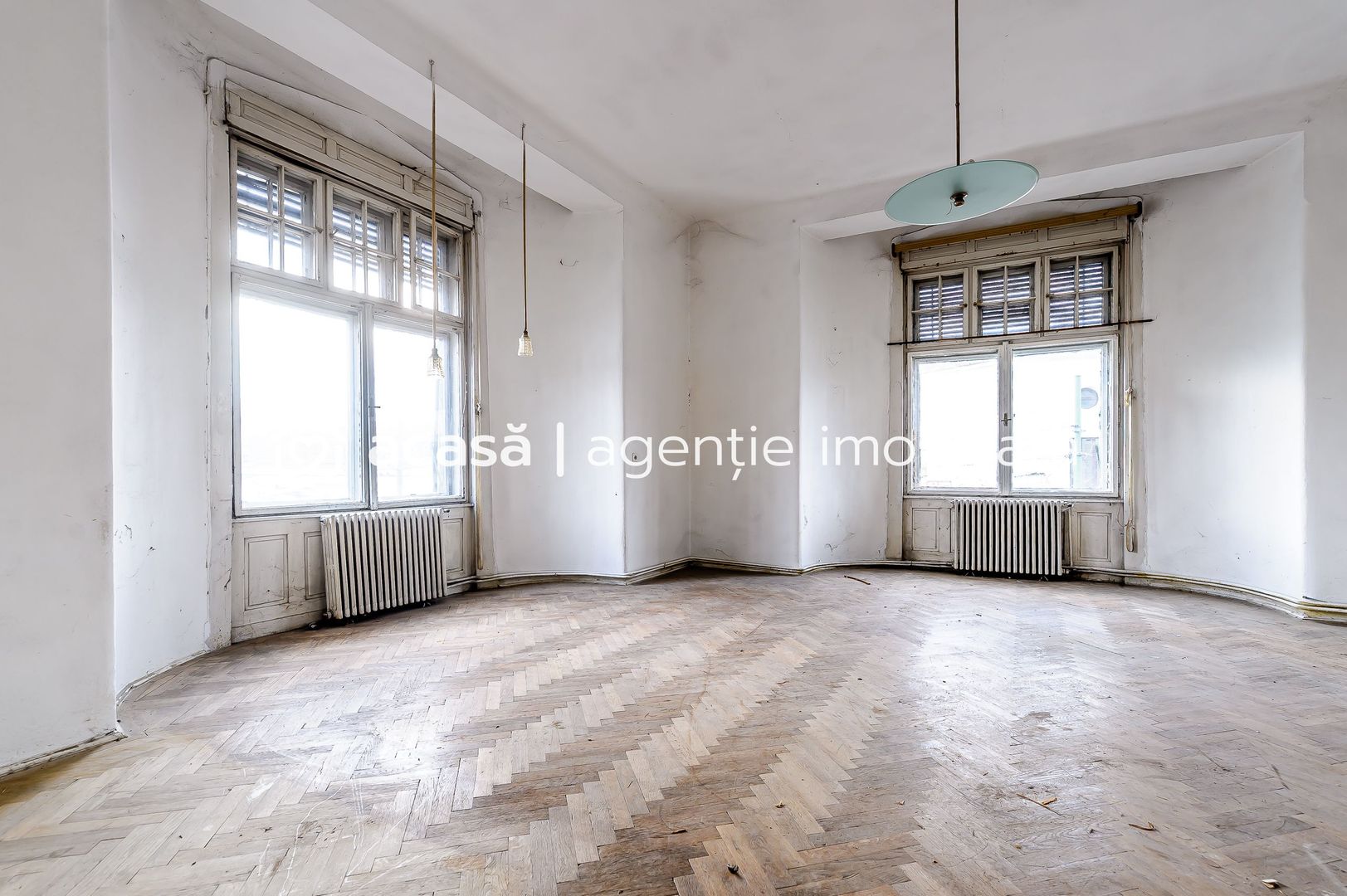 VÂNDUT! Apartament 4 camere, etaj 1, în Palatul Steiner, Arad - Poză 3