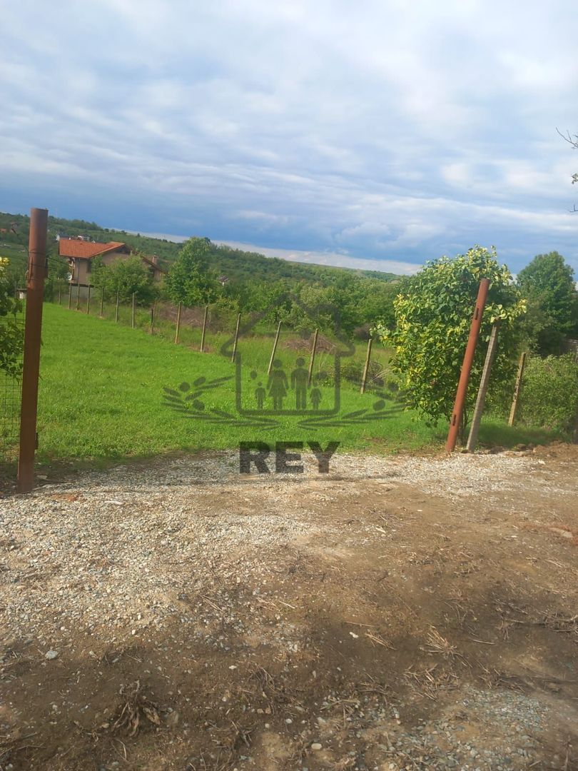 De vânzare teren construcții în suprafața de 790 mp cu 13ml front str. - Poză 1