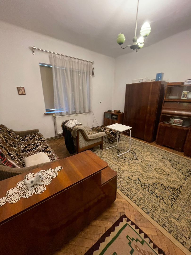 Casa ,curte și gradina.Teren cu 2700 mp. - Poză 1