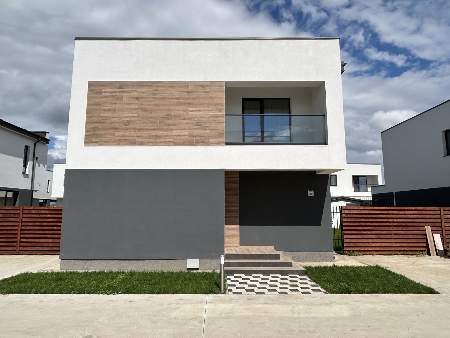 Vila individuala 4 camere | Tunari | Sistem Energetic Centralizat - Poză 1