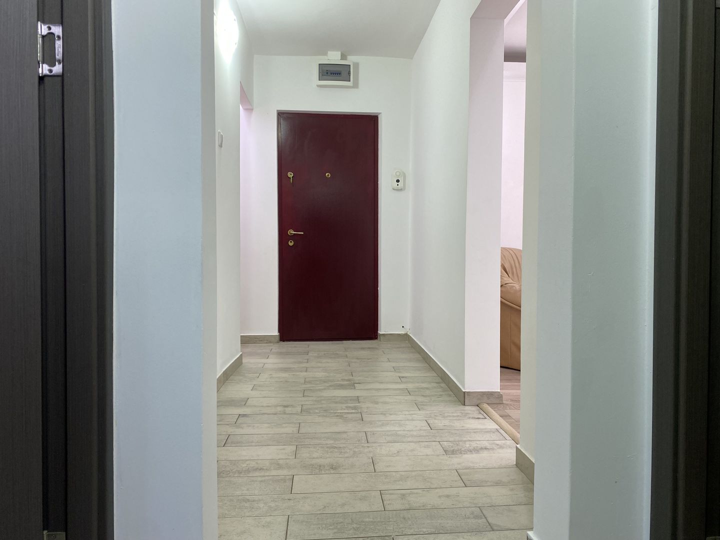 Etajul 1! VAnzare apartament cu 3 camere in Targoviste - micro 11 - Poză 11