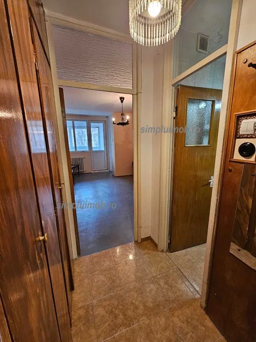 Garsoniera de renovat etaj intermediar Piata Delfinului - Poză 3