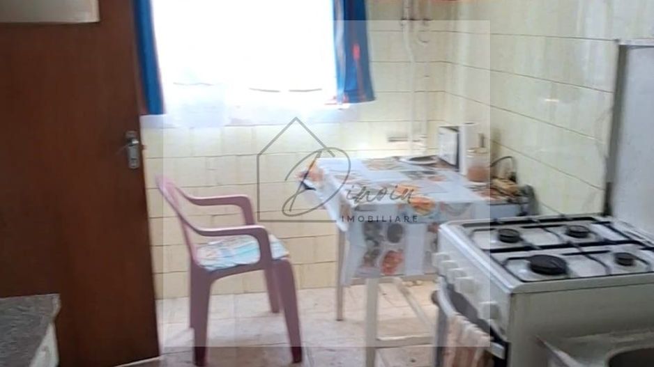 Apartament 4 camere de vanzare Titan Ozana I etaj 4/4 - Poză 9