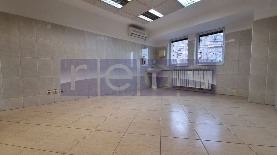 VANZARE SPATIU COMERCIAL | 30 CAMERE | ZONA UNIRII - Poză 36