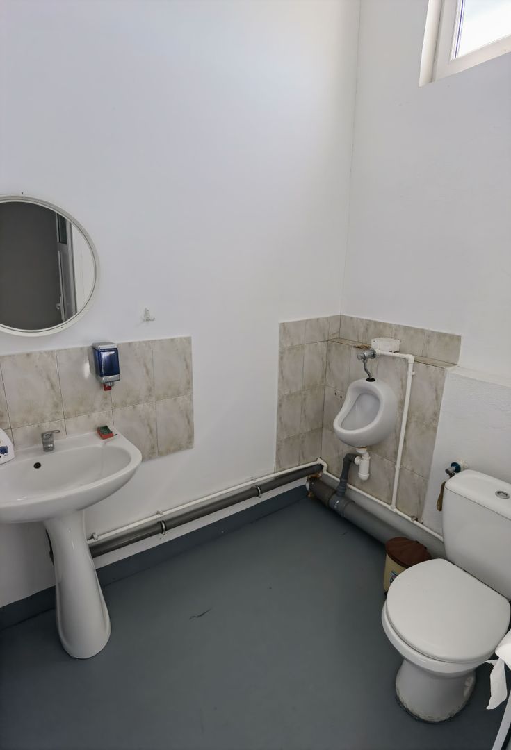 Proprietate industriala  la 35 km de TM - Poză 24