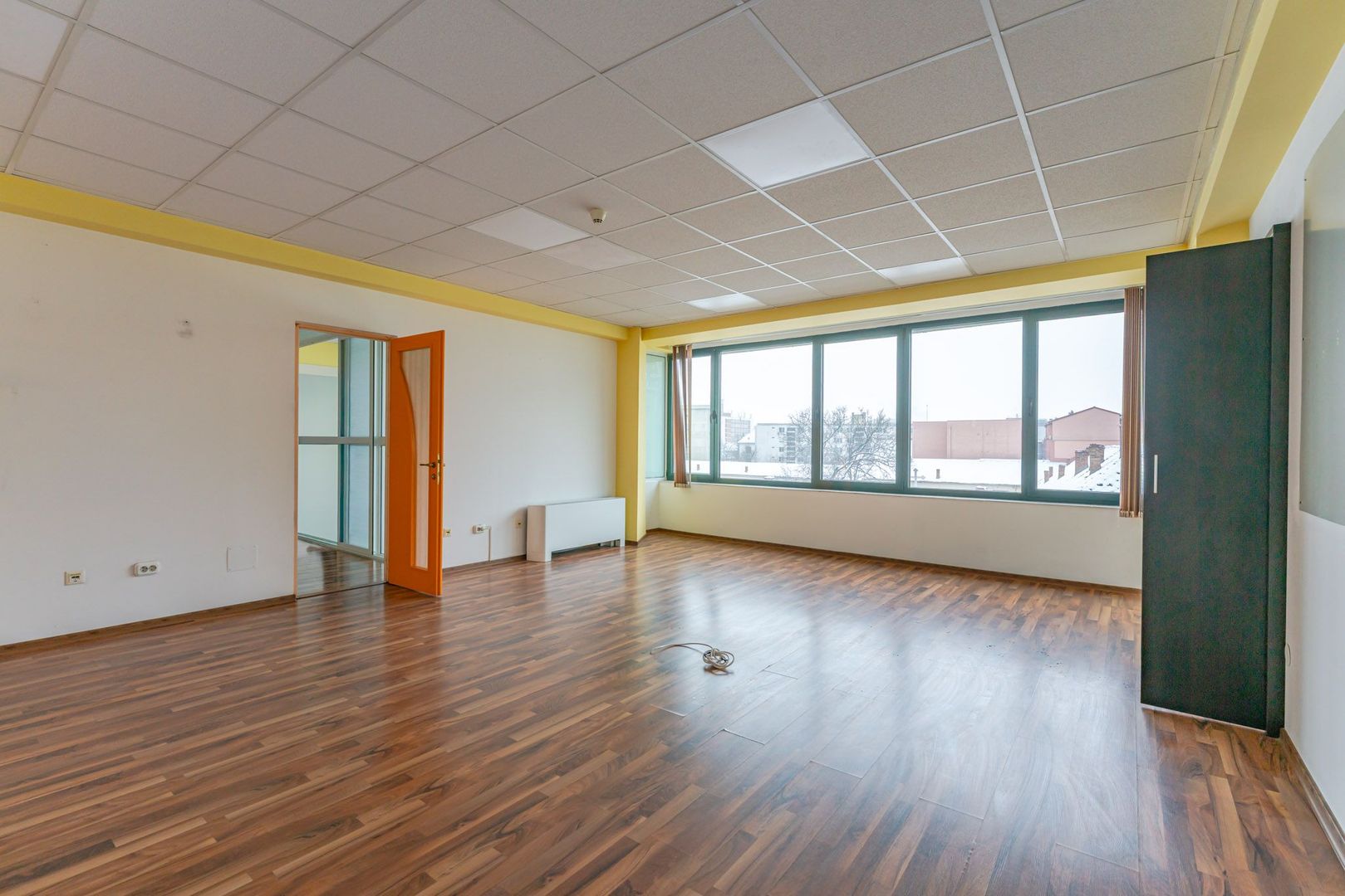 Spațiu birou individual în Brașov, Centru: 39 mp utili pe Strada N. Titulescu - Poză 1