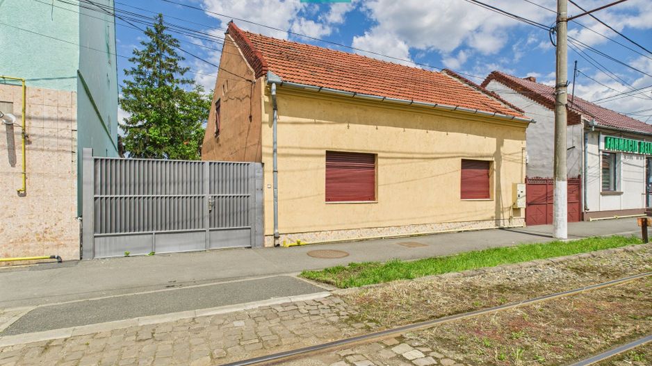 Casă cu 3 camere pentru investiții în Grădiște - Poză 1