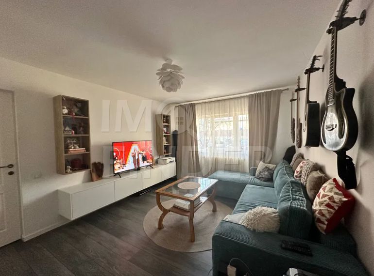 Apartament 3 camere zona Intre Lacuri - Poză 1