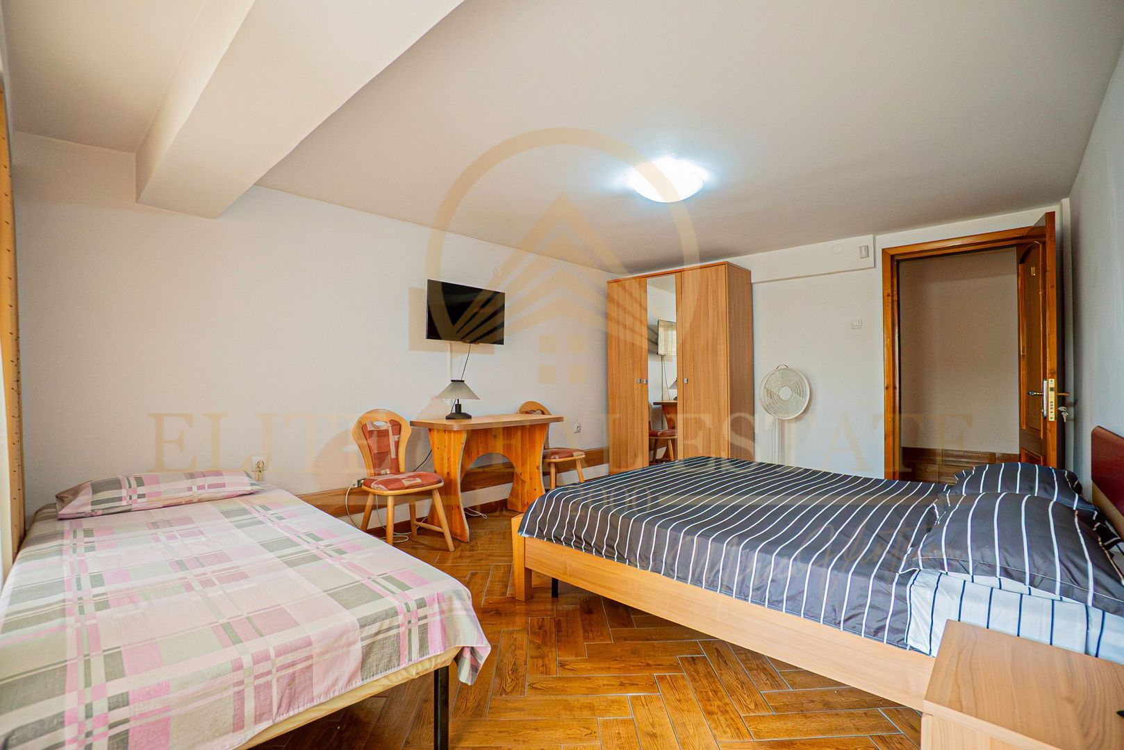 Pensiune/Aparthotel in Faleza Nord, 11 camere, Investitie cu potential - Poză 19