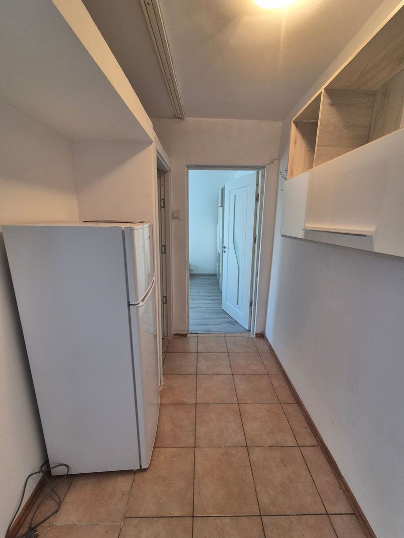 Închiriez apartament 1 camera etajul.1 - Poză 8
