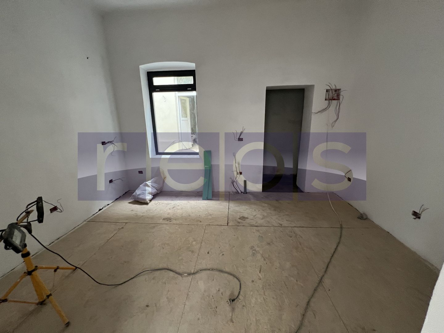 IMOBIL MIXT | ROSETTI | 500 MP | RENOVAT | 2 CORPURI + SUBSOL + CURTI INTERIOARE - Poză 7