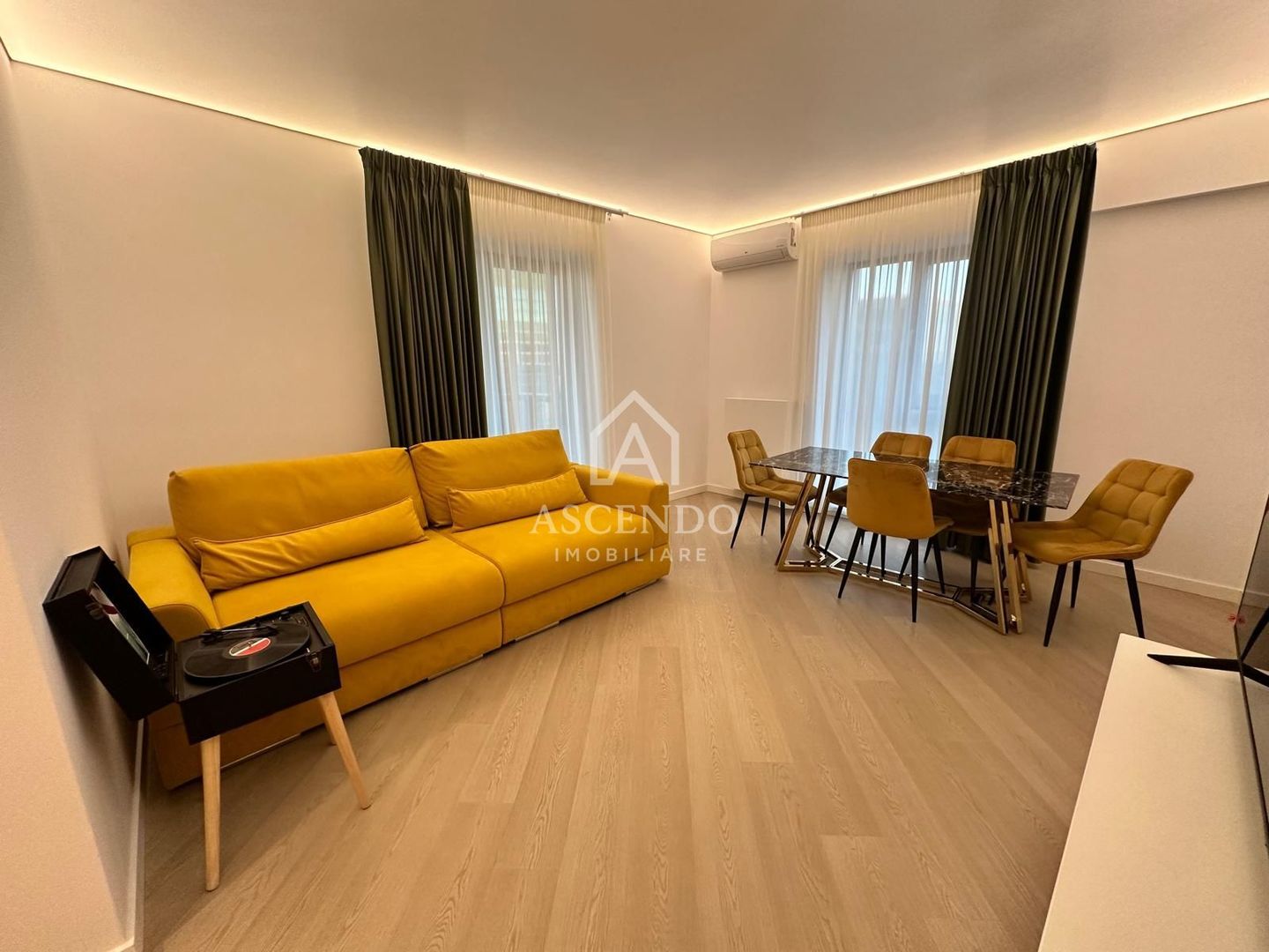 Vanzare apartament 3 camere – Cortina North, Pipera - Poză 1