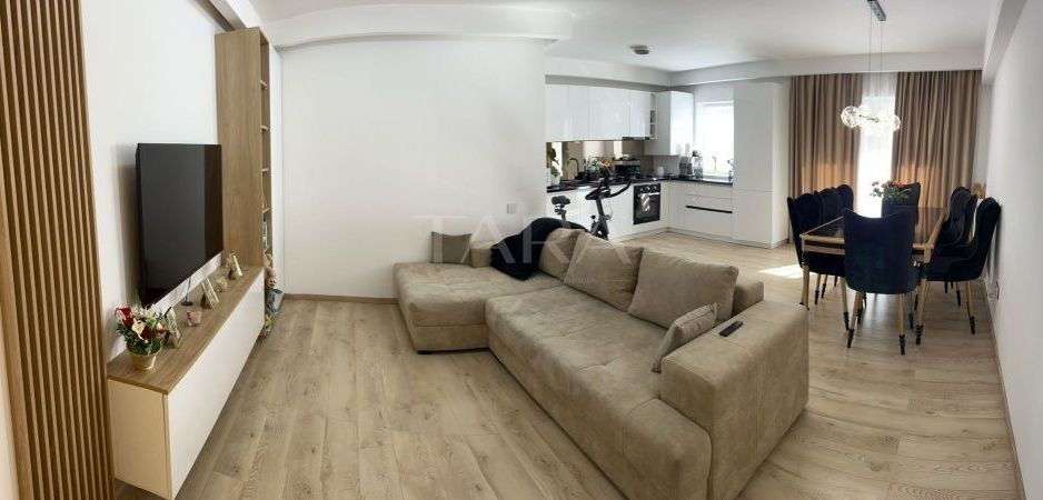 Apartament ultrafinisat cu balcon, 61 mp, zona strada Florilor. - Poză 1