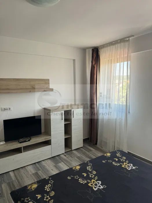 Apartament 1 camera Podu Ros - 360 euro - Poză 2