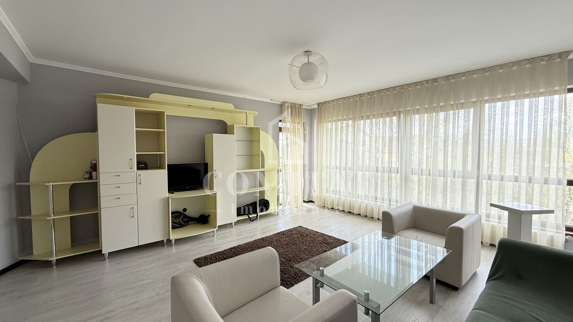 Apartament decomandat | Andrei Mureșanu | zona veche a cartierului - Poză 1