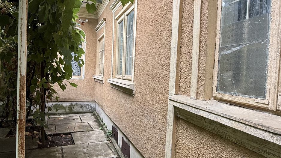 Baneasa - Salcia /Teleorman, casa caramida 100 mp utili, teren 736 mp - Poză 1