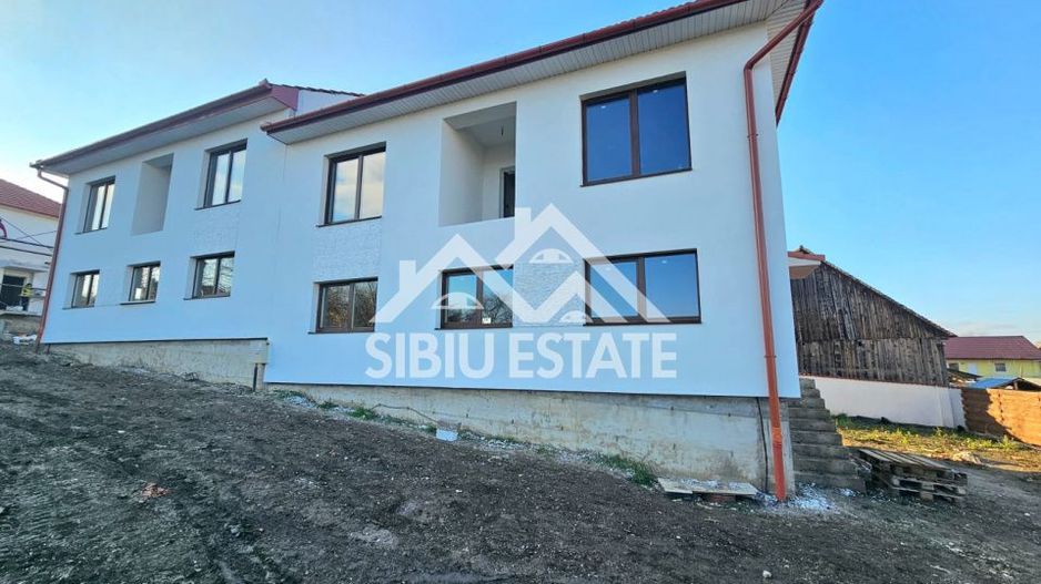 Casa duplex , 310 mp teren, Sura Mica , Sibiu - Poză 1
