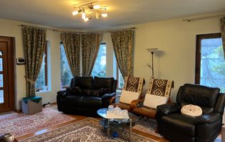 Casă cu 5 camere + anexă cu garaj, mobilată complet, str. Gh. Șincai